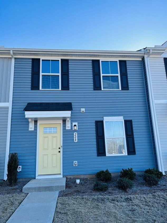 208 Fernside Ct, Greenville, SC 29617 Townhome Rentals in Greenville