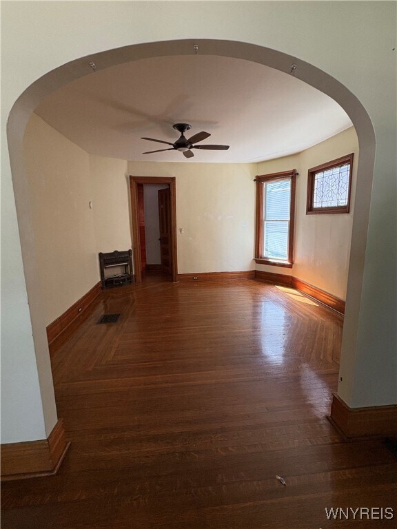 Building Photo - 497 Breckenridge St