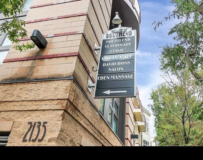 Building Photo - 2125 Southend Dr