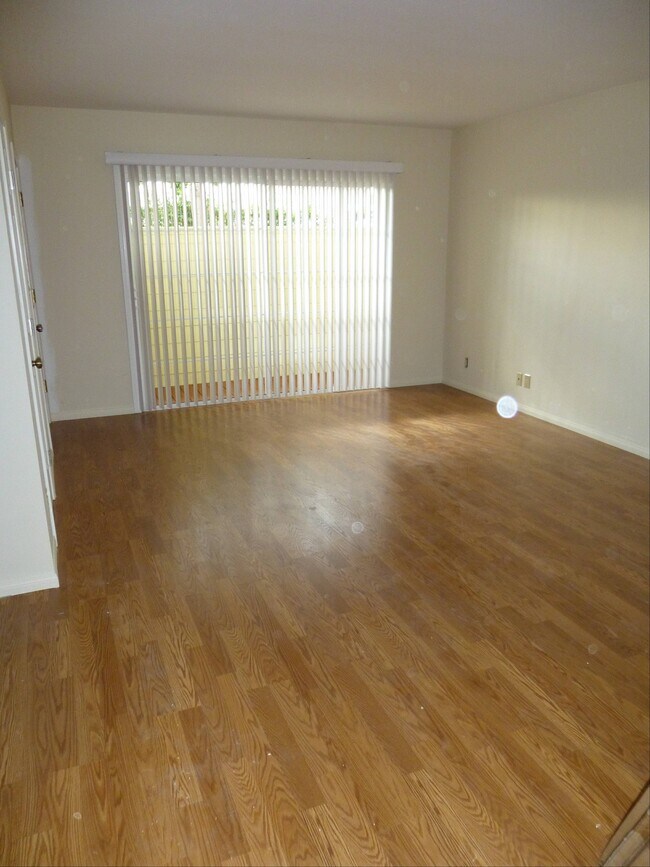 Building Photo - 5626 Laurel Canyon Blvd