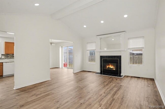 Foto del edificio - 21864 Laurel St