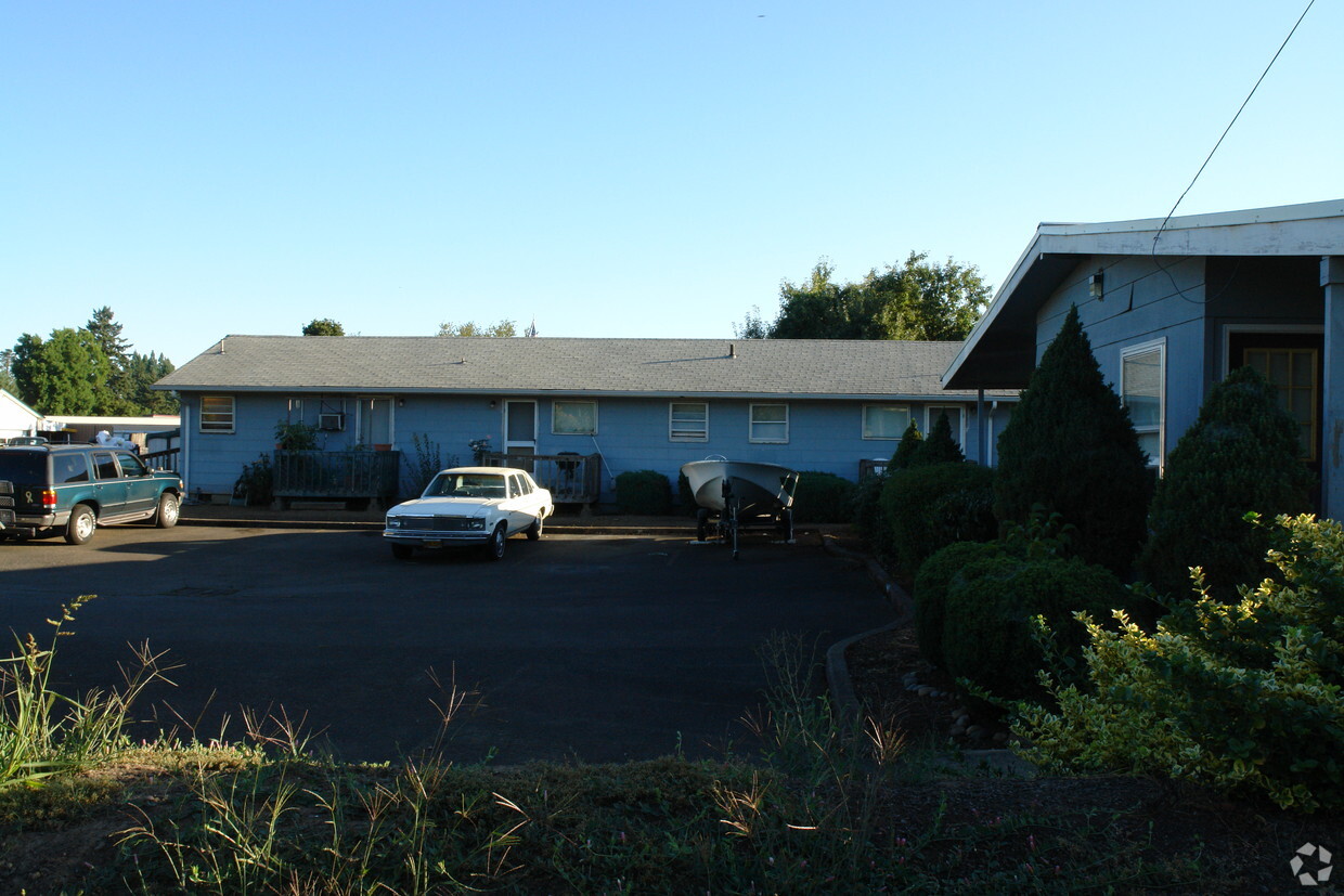 Building Photo - Brookpine Apartments