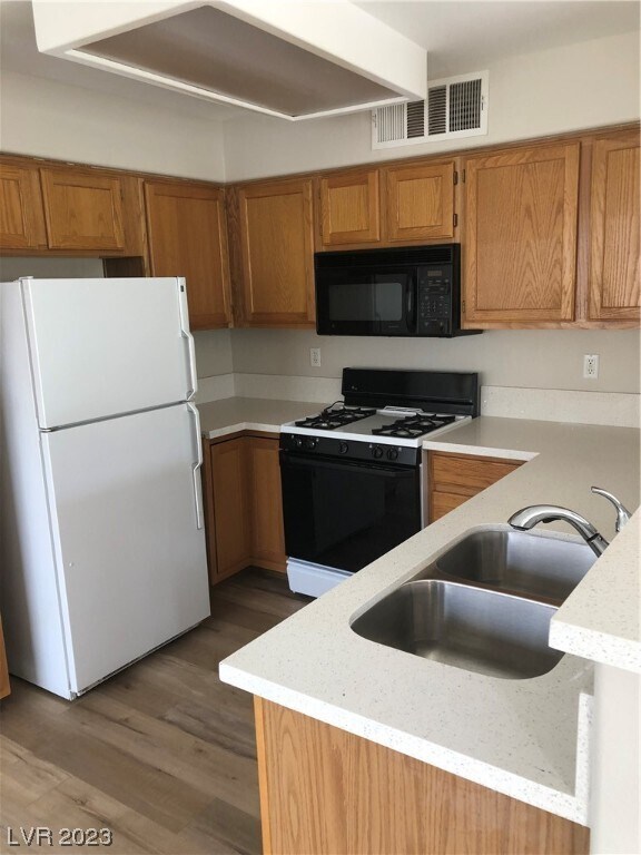 Building Photo - 3425 E Russell Rd