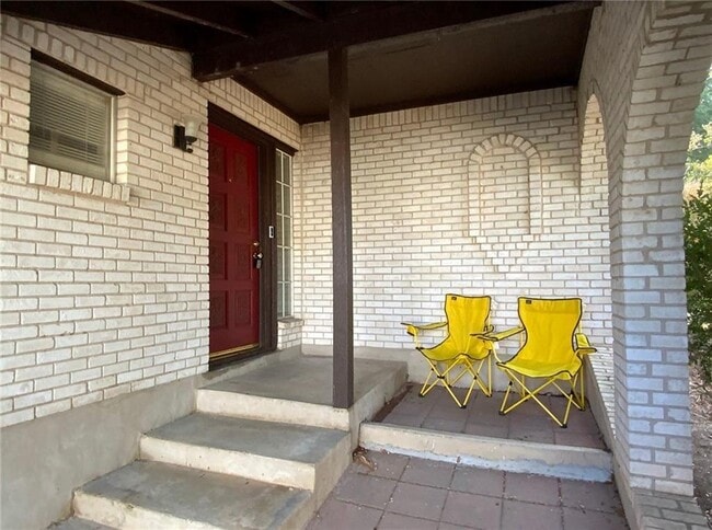 Building Photo - 1311 Cardinal Hill Dr