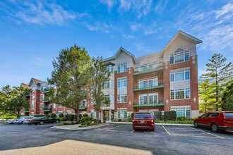 Building Photo - 660 McHenry Rd