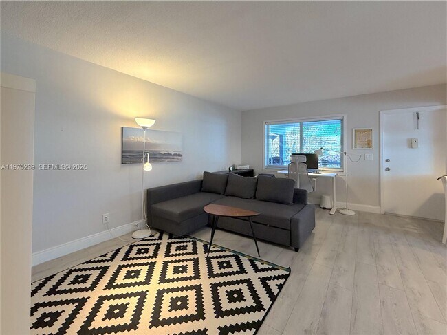 Foto del edificio - 541 Blue Heron Dr