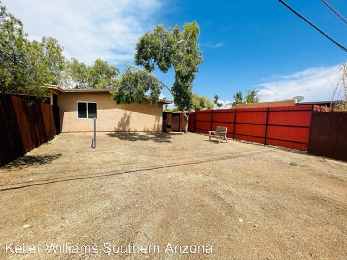 2 br, 1 bath House 2643 N. Alvernon Way House for Rent in Tucson