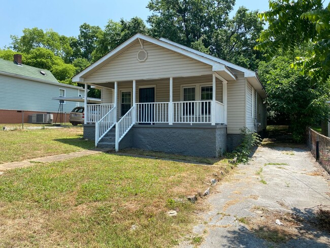 Building Photo - Beautifully remodeled 3 bed/2 bath rental ...