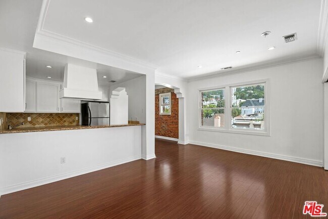 Foto del edificio - 1236 Flores St