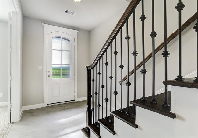 Building Photo - 9441 Fannin St