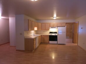 Building Photo - 4619 Lauesen Ave
