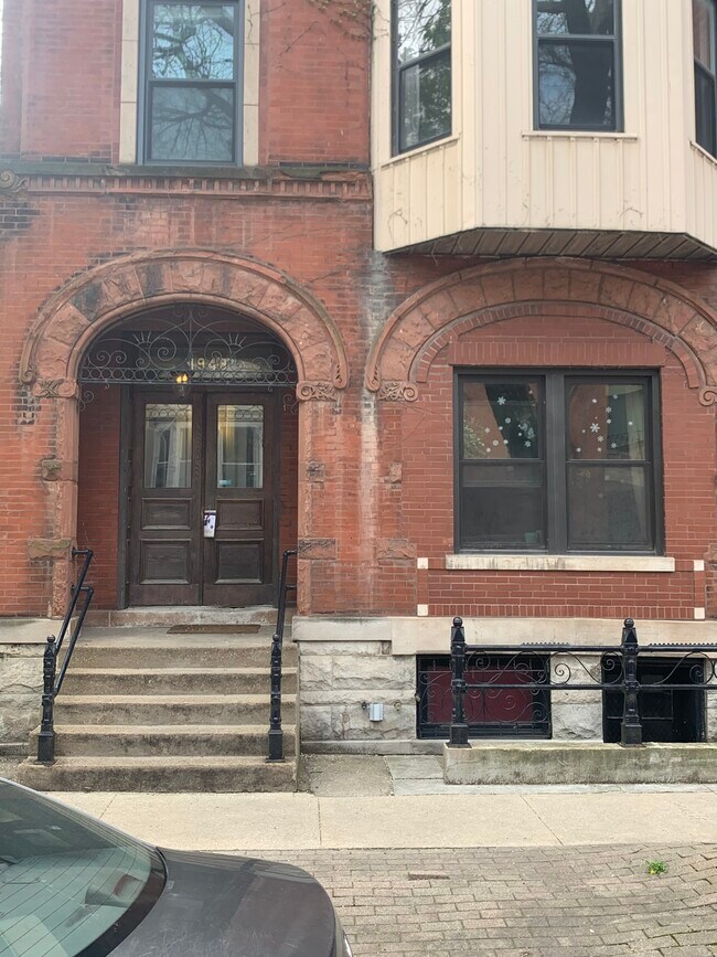 Curbview - 1948 N Cleveland Ave