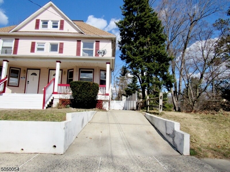 Foto principal - 98 Westervelt Ave