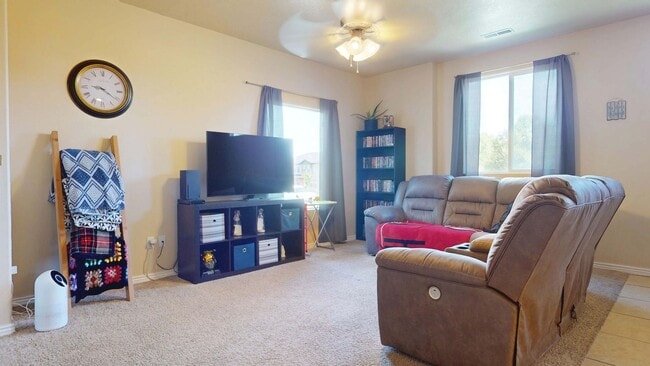 Building Photo - 3 Bedroom Cedar Crossing Townhome