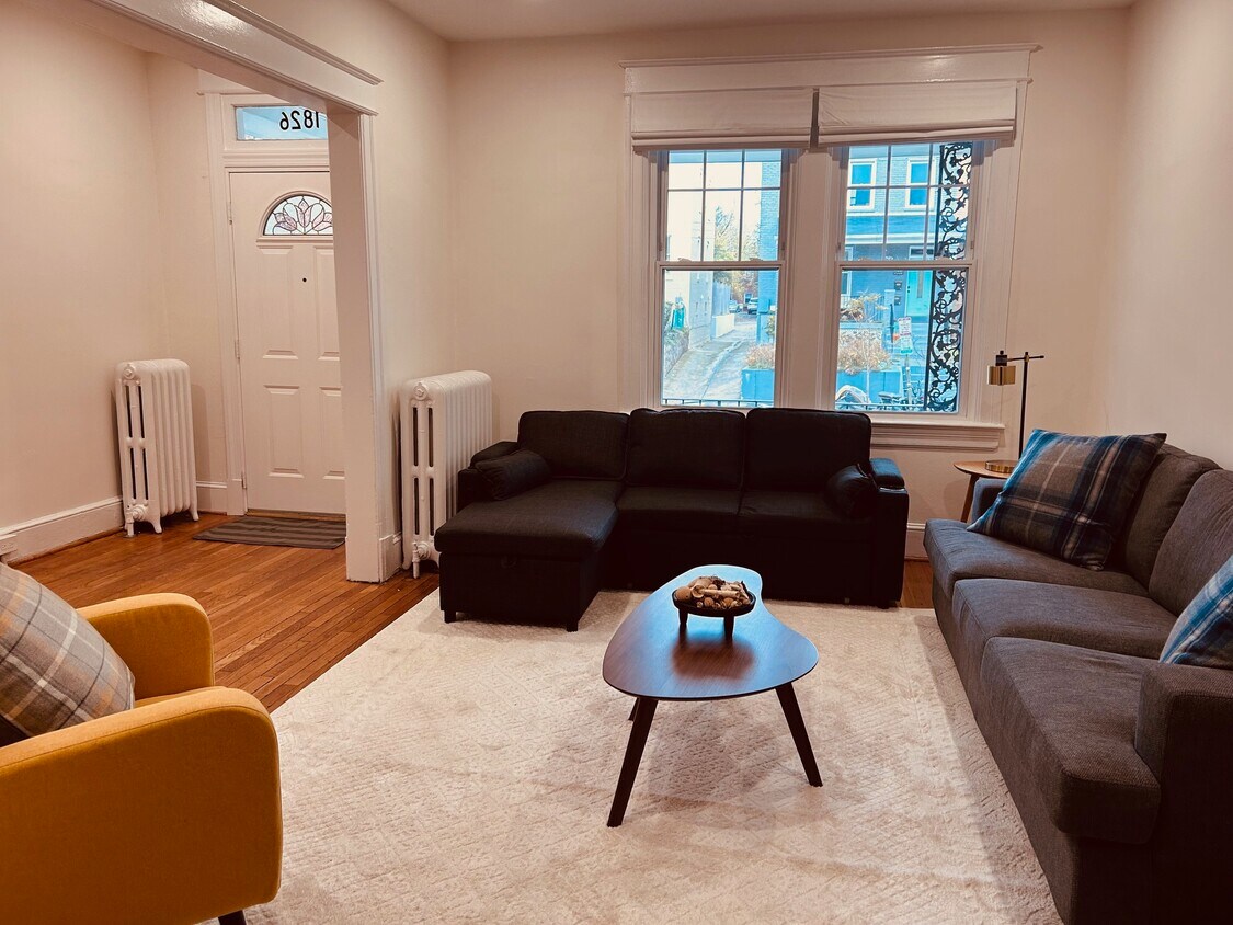 Foto principal - 1826 A St SE