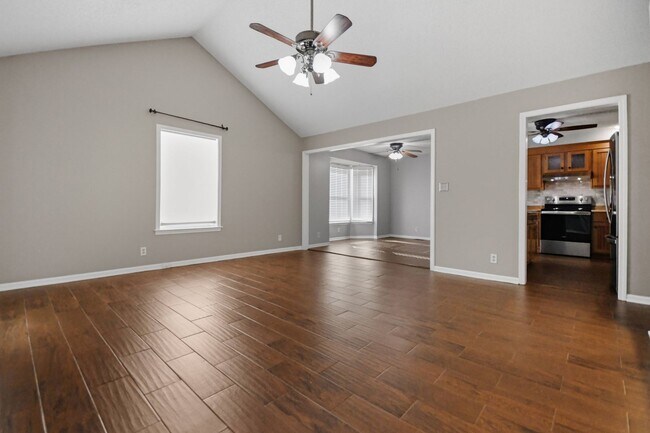 Building Photo - 3515 Clearwater Dr