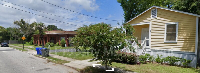 Building Photo - 76 Simons St