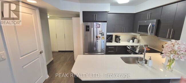 Photo du bâtiment - 125 Western Battery Rd