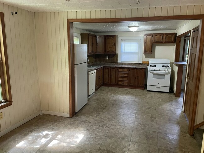 Building Photo - 289 N Midler Ave