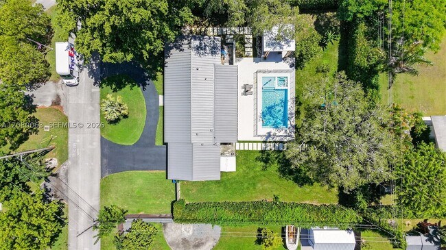 Foto del edificio - 14220 SW 86th Ave