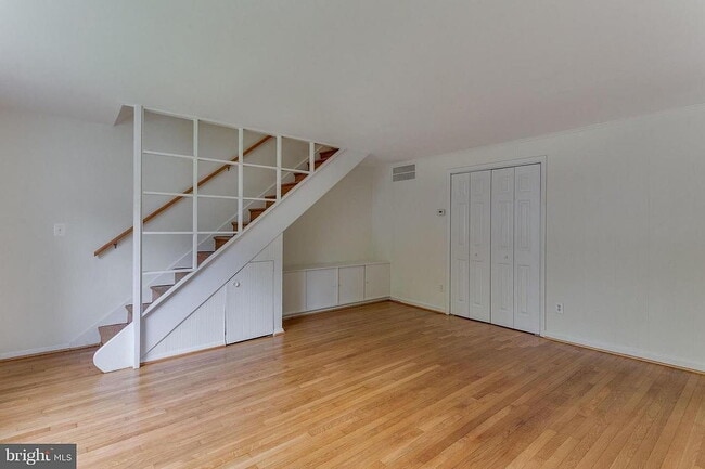 Building Photo - SINGLE FAMILY HOME