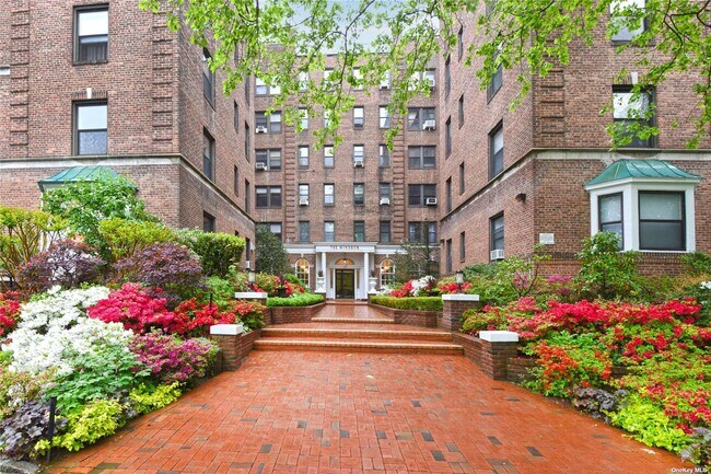 Building Photo - 21 Barstow Rd