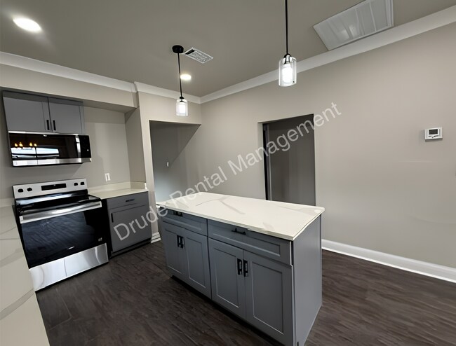 Foto del edificio - Remodel and Charming Home