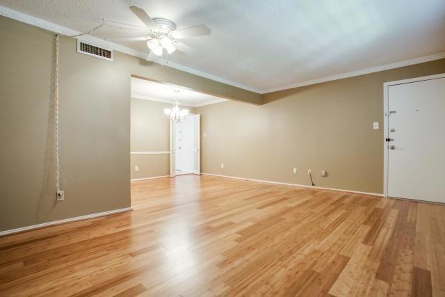 Foto del edificio - 5815 Sandhurst Ln