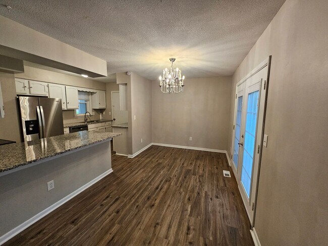 Building Photo - 3 Bedroom 2 Bath  Home in Bel Aire - Finis...