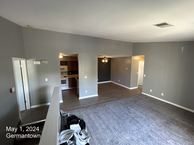 Building Photo - W168N11030 Ashbury Cir