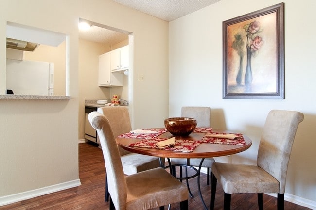 North Story Apartments Irving Tx Dining Area North Story Apartments
