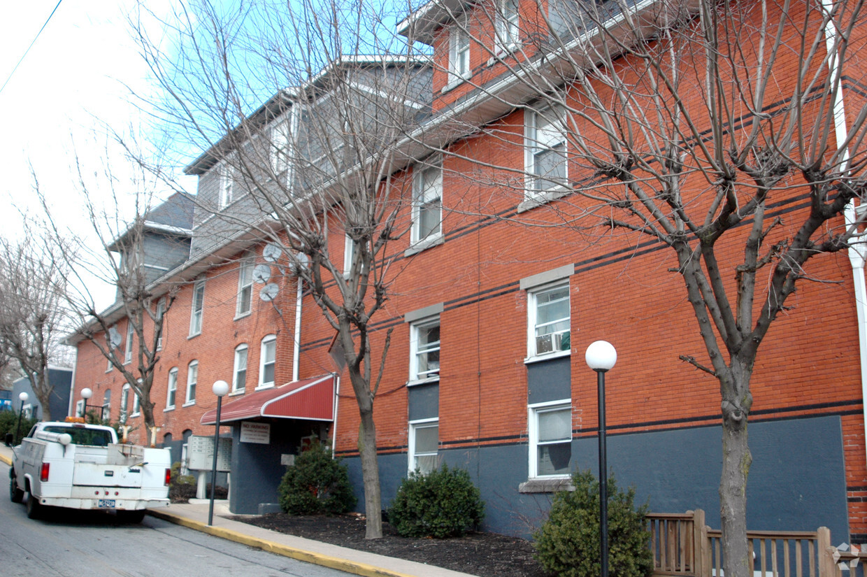 Building Photo - West Brandywine Apartments