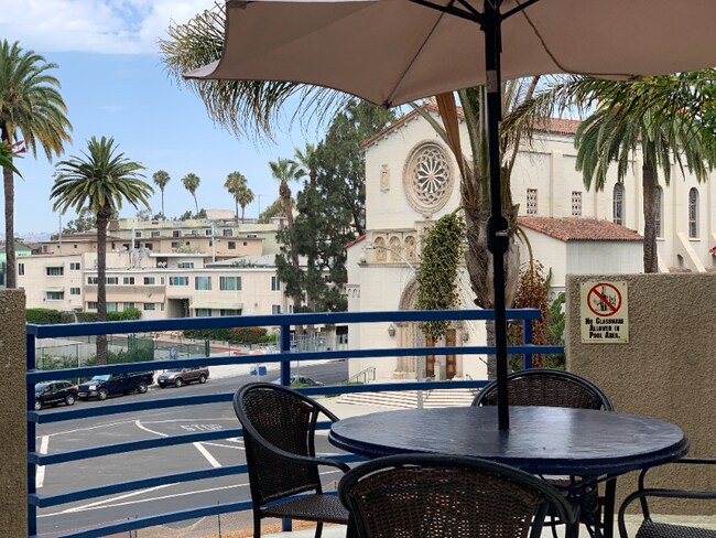 Foto del edificio - 444 S Occidental Blvd