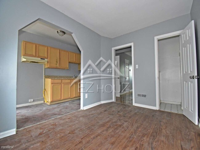 Building Photo - 3705 8th St