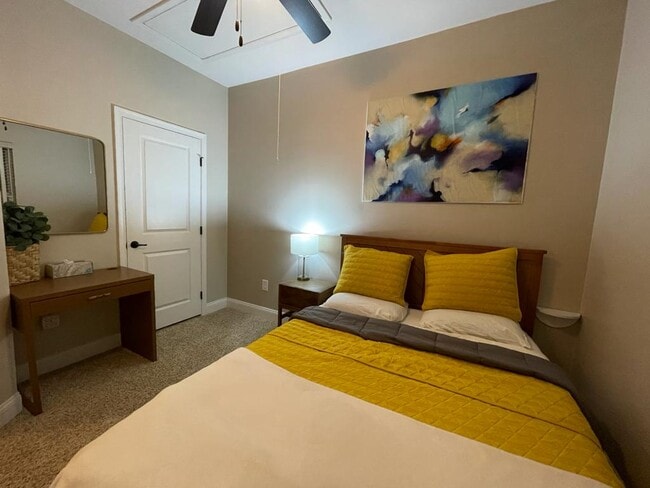 Foto del edificio - 649 Berry Chase Way