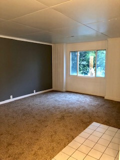 Building Photo - 2 bedroom AVAILABLE AUGUST 2025; Close to ...