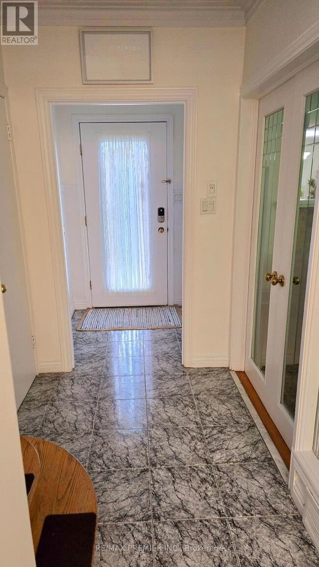 Photo du bâtiment - 11 Northolt Ct