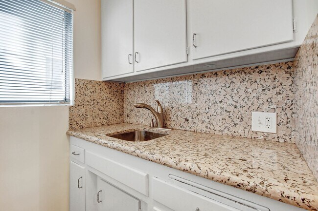 Building Photo - 10900 Santa Monica Blvd, prime Westwood!
