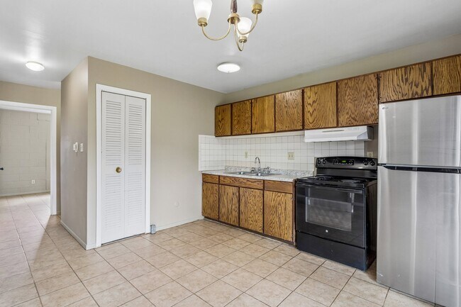 Building Photo - 342 Fairway S