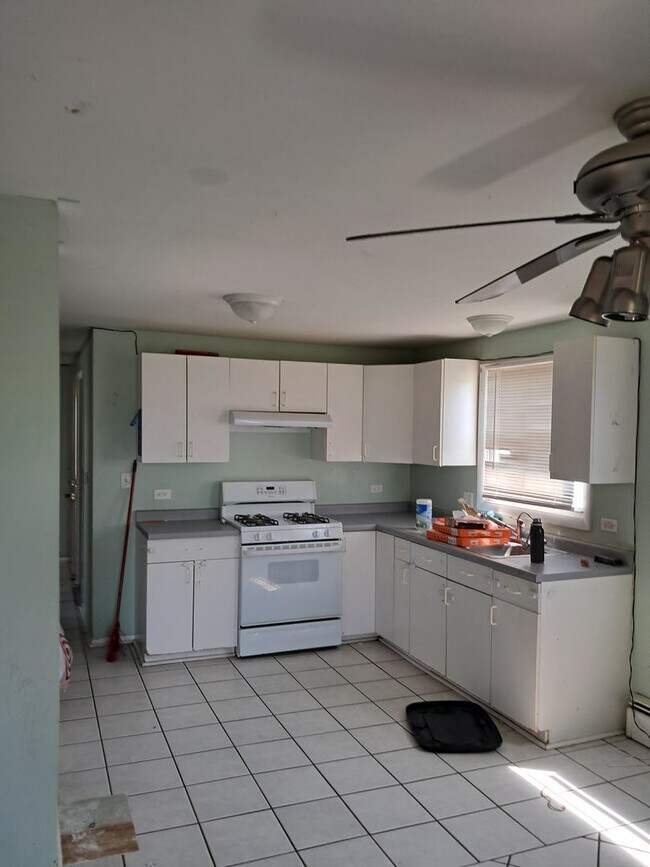 Building Photo - 2412 Walter Zimny Dr