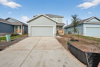 Building Photo - 1451 Neria Lp