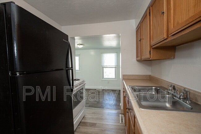 Building Photo - 25141 Treadwell Ave