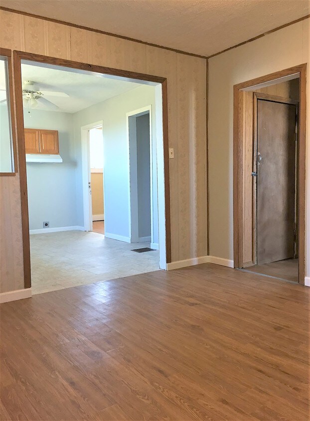 Building Photo - 3555 S Jonesville Rd