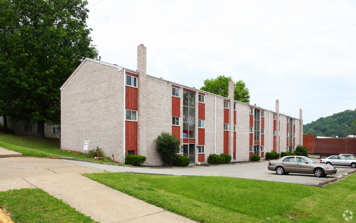 Primary Photo - Parkside Apartments