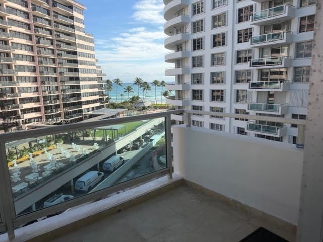 Building Photo - 5161 Collins Ave