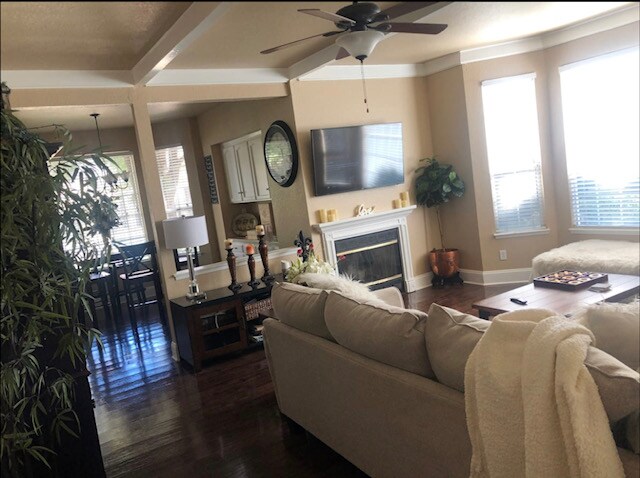 Foto del edificio - 8153 N Cedar Ave