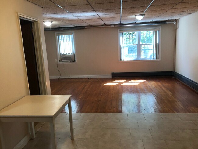 Building Photo - 5610 84th St