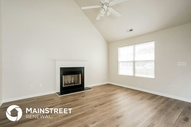 Foto del edificio - 5323 Landreaux Dr