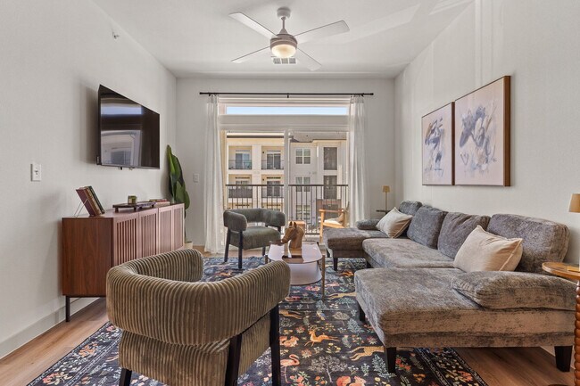 Foto del edificio - 1301 Leah Ave