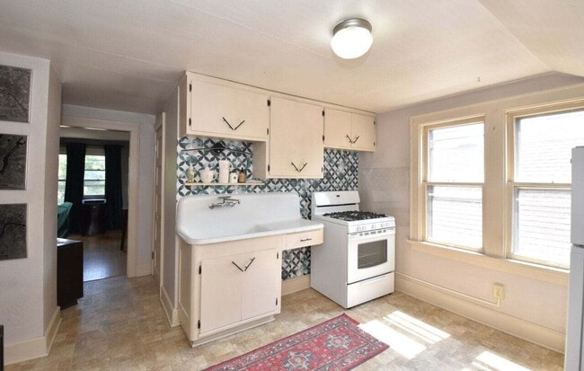 Building Photo - 2241 N 54th St